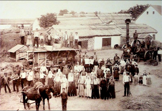 threshing_in_the_glückstal_colony
