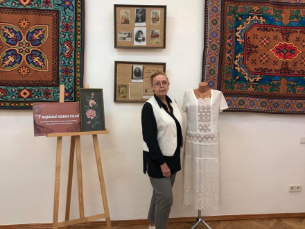 Виставка родинної колекції Ангеліни Шардт — мистецтво з глибокими коренями