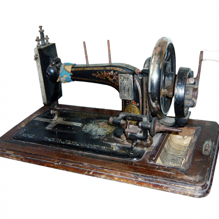 Швейна машина з ручним приводом