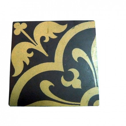 Плитка підлогова, використовувалася для мощення підлоги костелу Св. Петра і Павла в с. Карлсруе