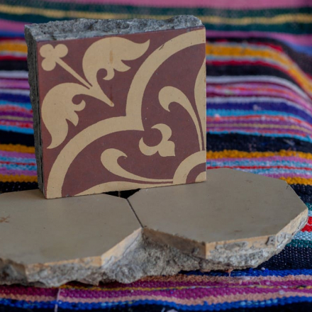 Фрагмент підлогової плитки з кірхи